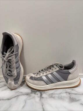 Adidas Run 70s 2.0 Retro Sneakers Gray/White Gum Sole Women’s Size 8.5